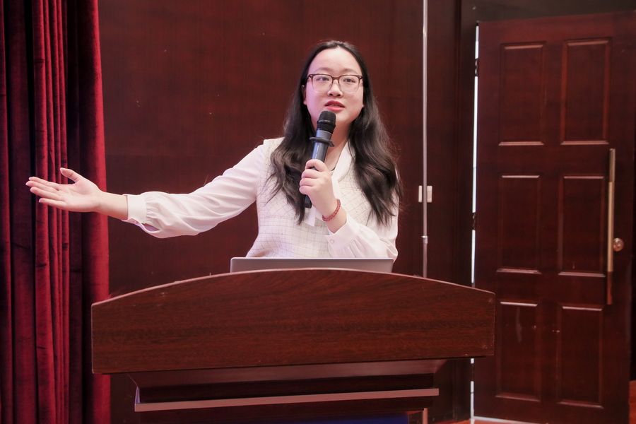 图2 李俊儒_调整大小.jpg